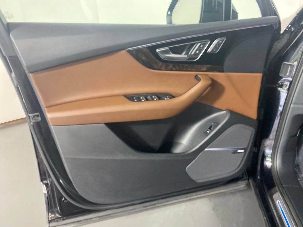 Used 2018 Audi Q7 3.0T Prestige AWD/4WD image 26