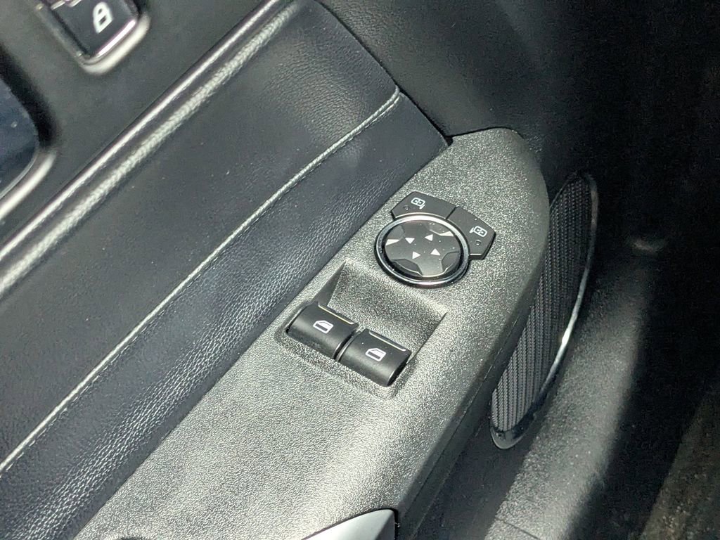 Used 2017 Ford Mustang Premium image 19