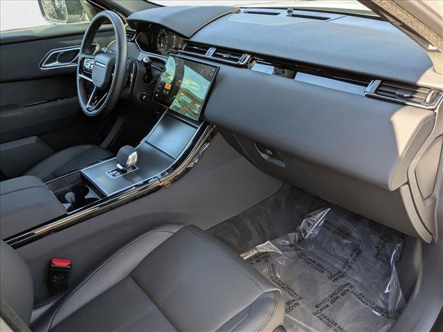 Certified 2025 Land Rover Range Rover Velar Dynamic SE image 23