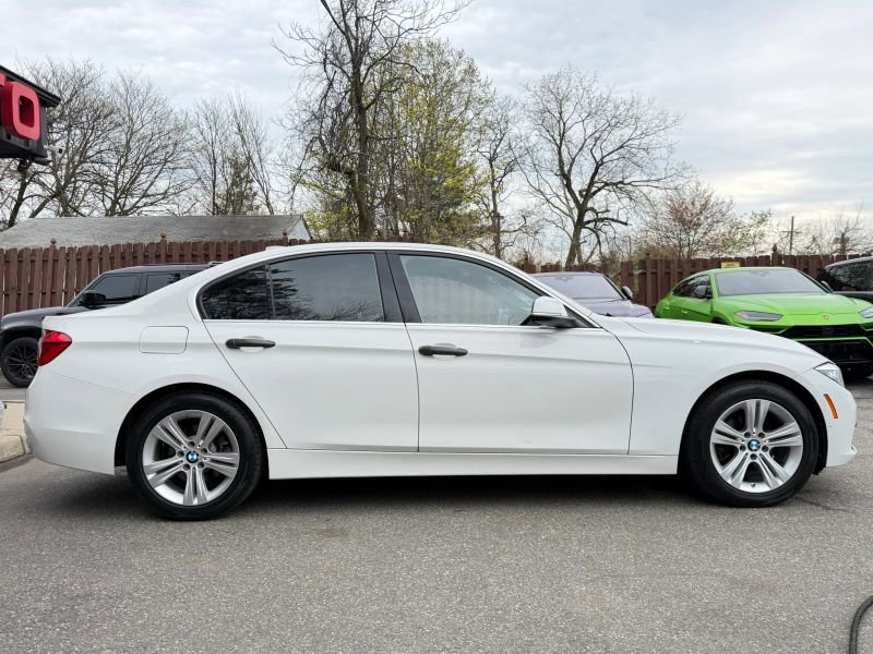 Used 2017 BMW 330i xDrive Sedan AWD/4WD image 5