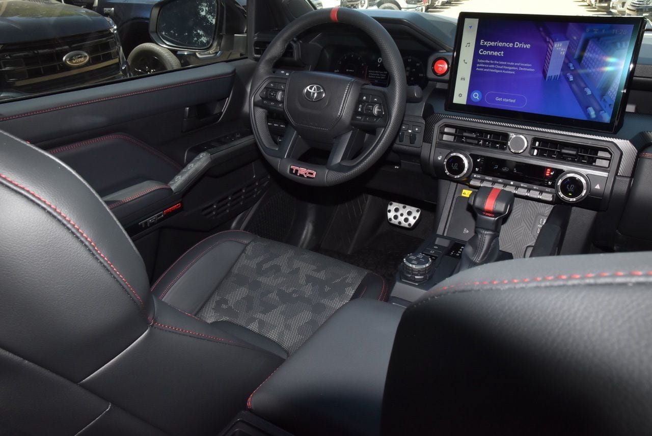 Used 2025 Toyota Tacoma TRD Pro AWD/4WD image 16