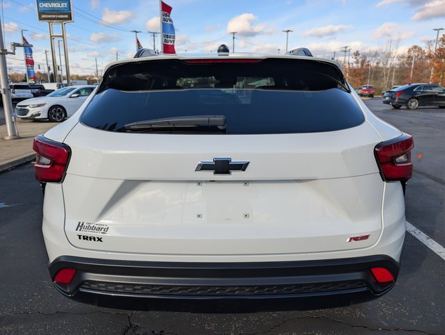 Used 2024 Chevrolet Trax RS w/ Sunroof Package image 4
