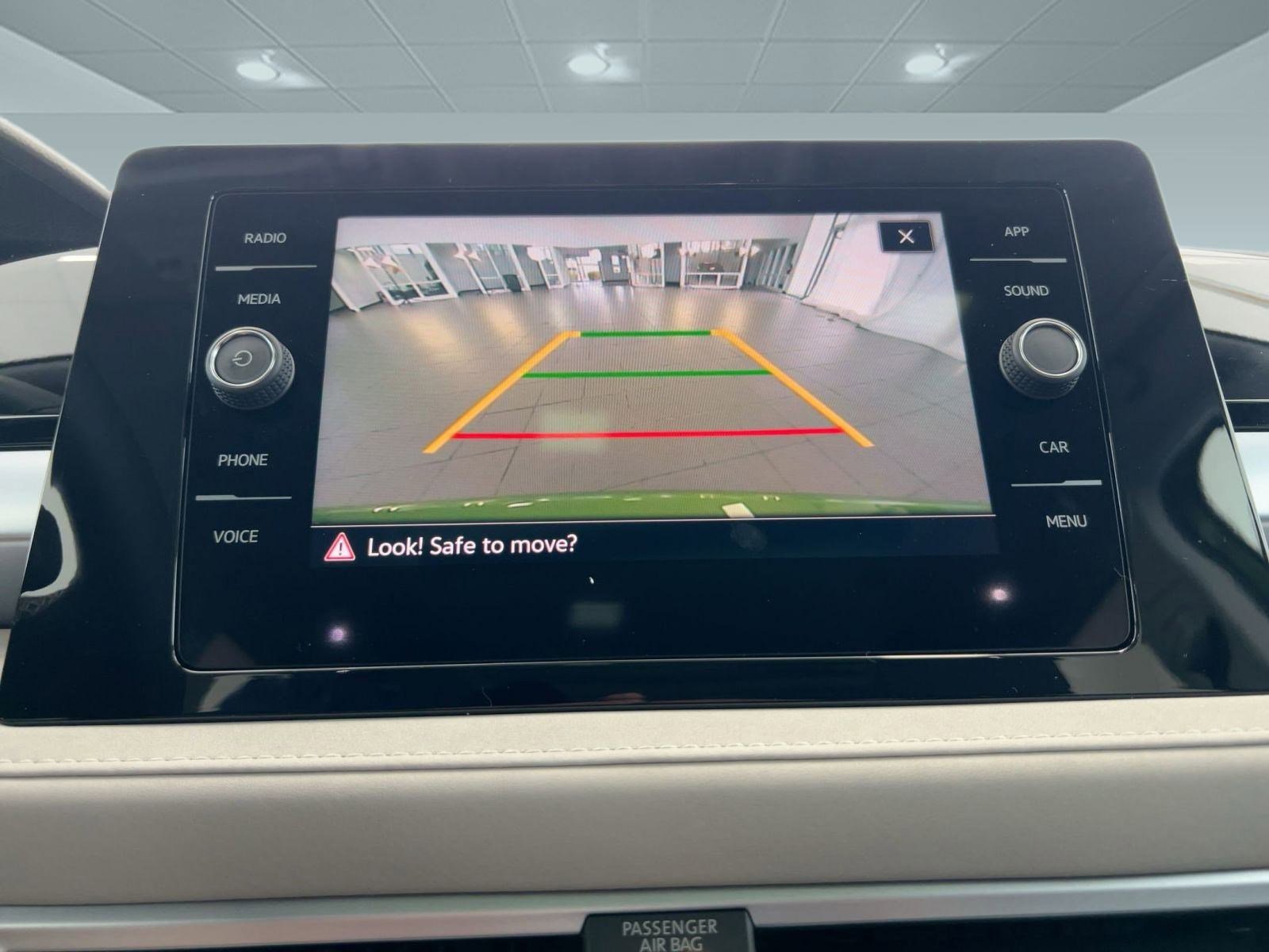 New 2026 Volkswagen Taos SE FWD image 23