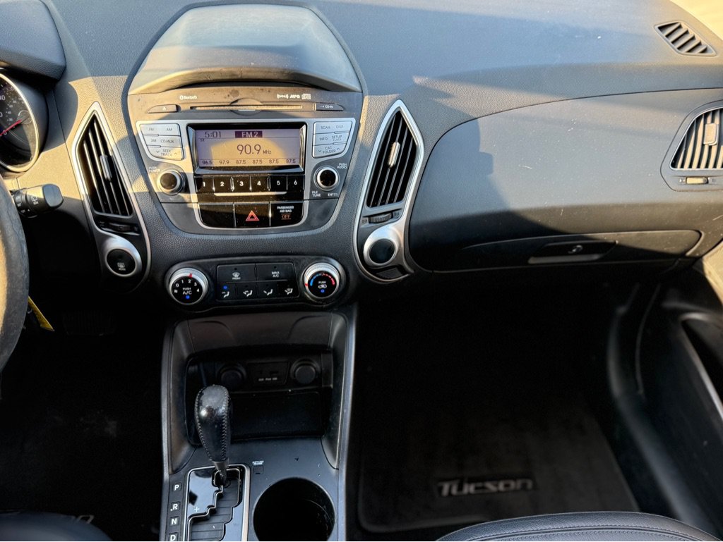 Used 2010 Hyundai Tucson GLS w/ Popular Equipment Pkg 2 FWD image 11