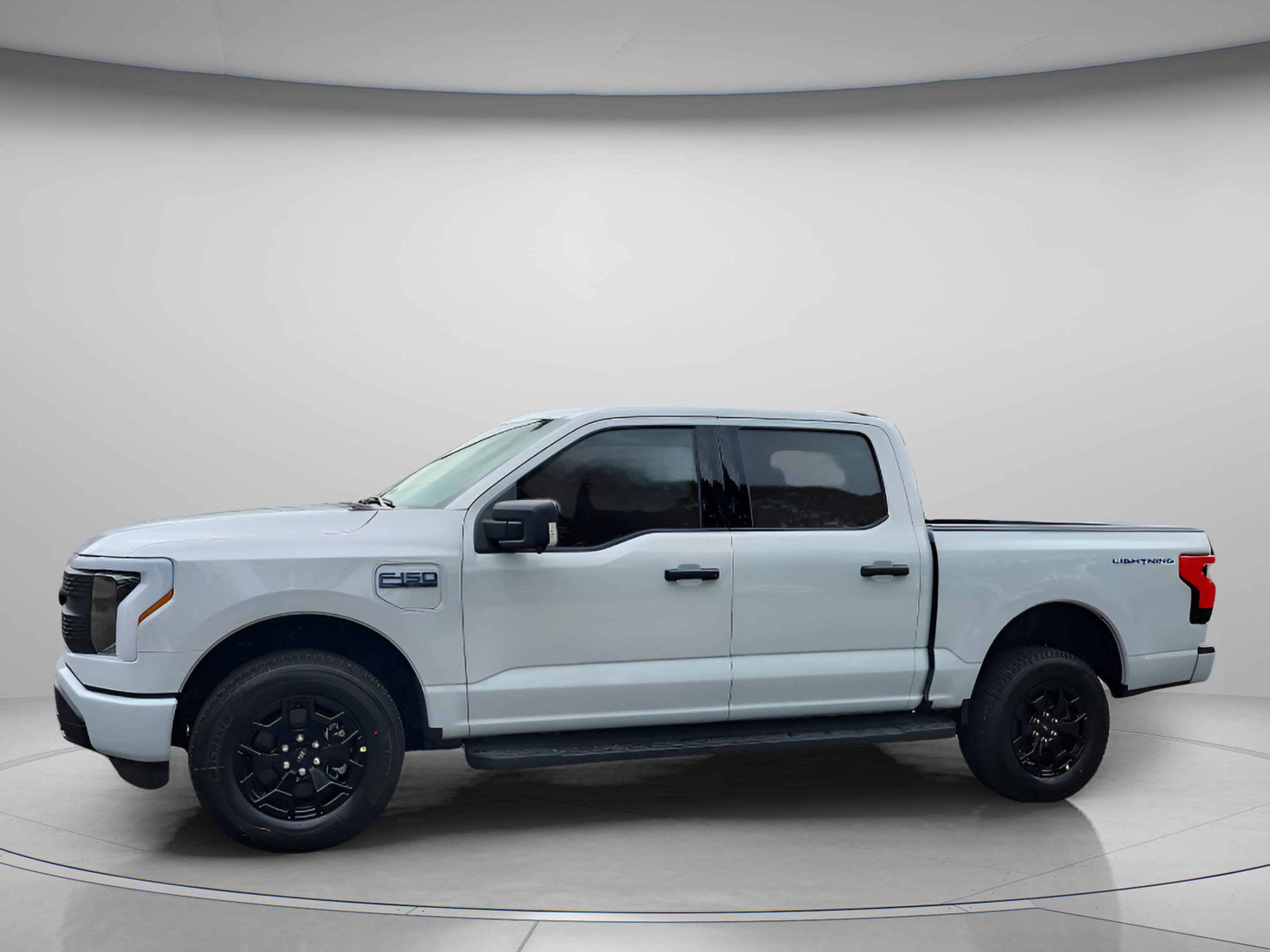 New 2025 Ford F150 Lightning XLT image 2