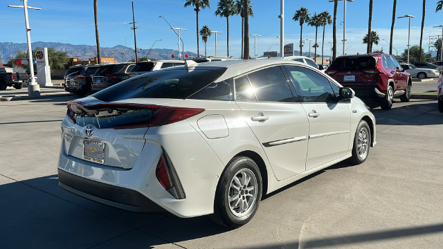 Used 2018 Toyota Prius Prime Advanced w/ Carpet Mat Package FWD image 25