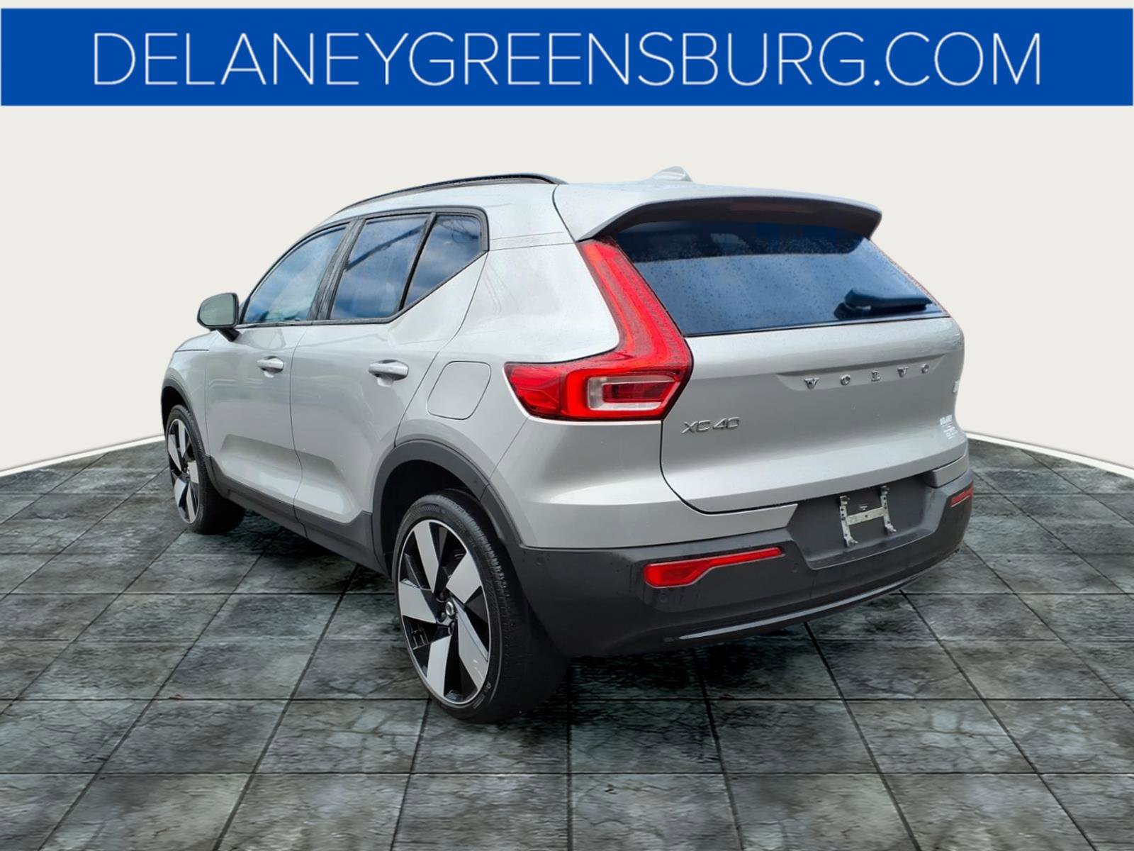 Used 2023 Volvo XC40 Recharge Ultimate image 5