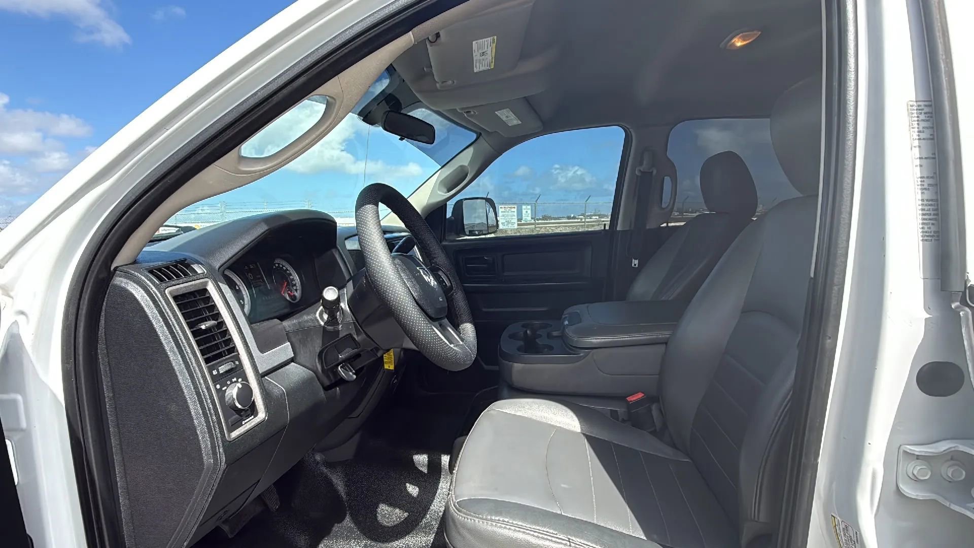 Used 2015 RAM 4500 Tradesman w/ Chrome Appearance Group image 13