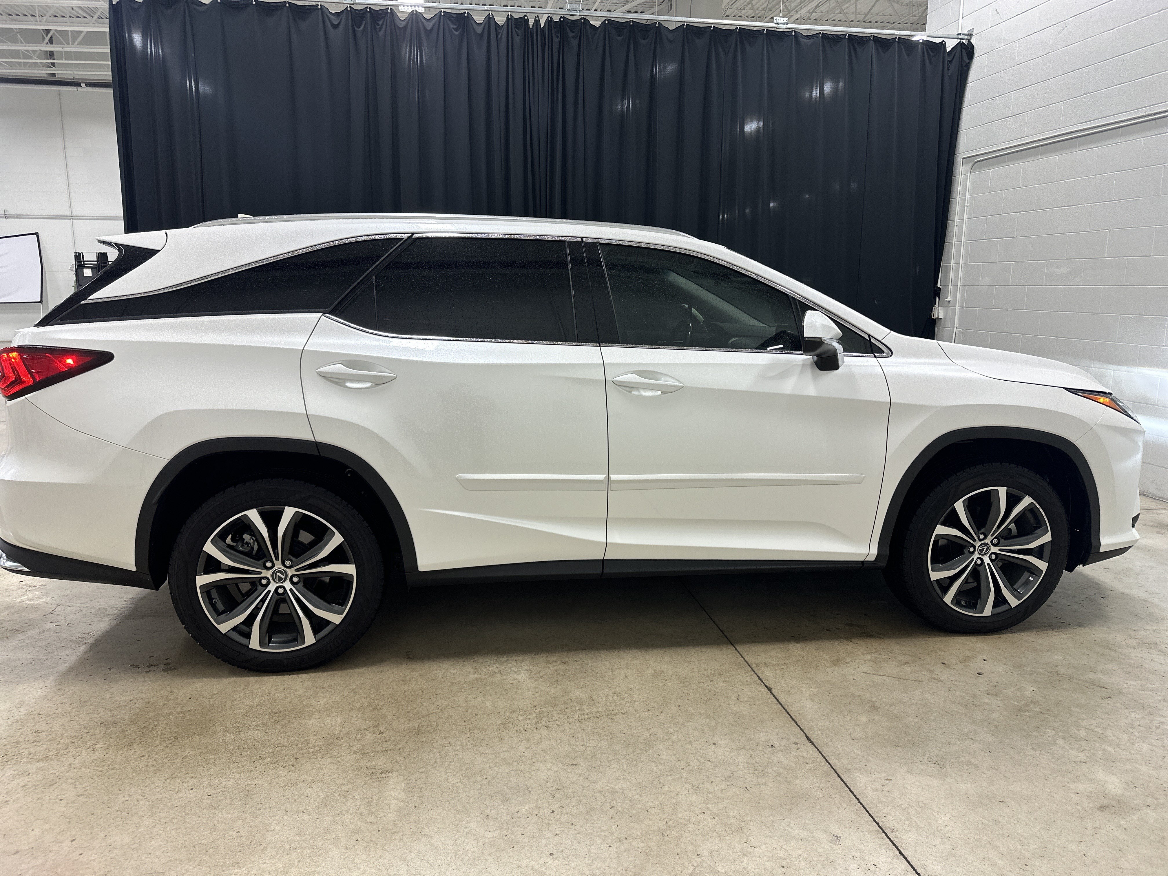 Used 2018 Lexus RX 350L AWD w/ Premium Package image 13