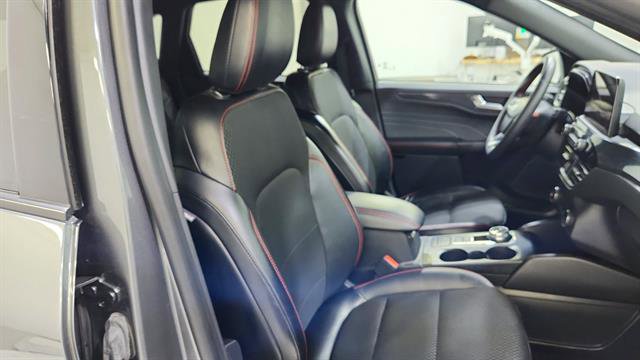 Used 2025 Ford Escape ST-Line image 24