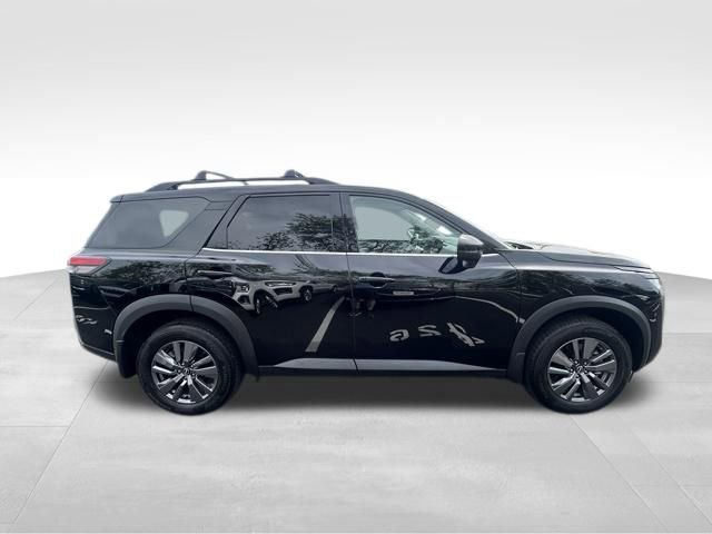 Used 2025 Nissan Pathfinder SV AWD/4WD image 9
