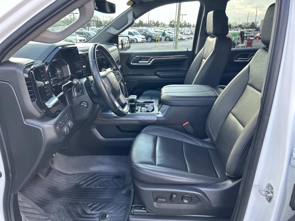 Used 2023 Chevrolet Silverado 1500 LTZ image 24