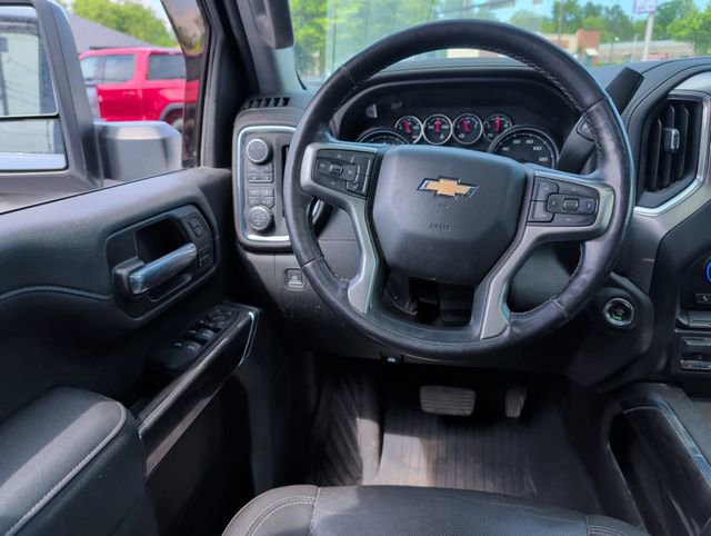 Used 2022 Chevrolet Silverado 2500 LTZ AWD/4WD image 3
