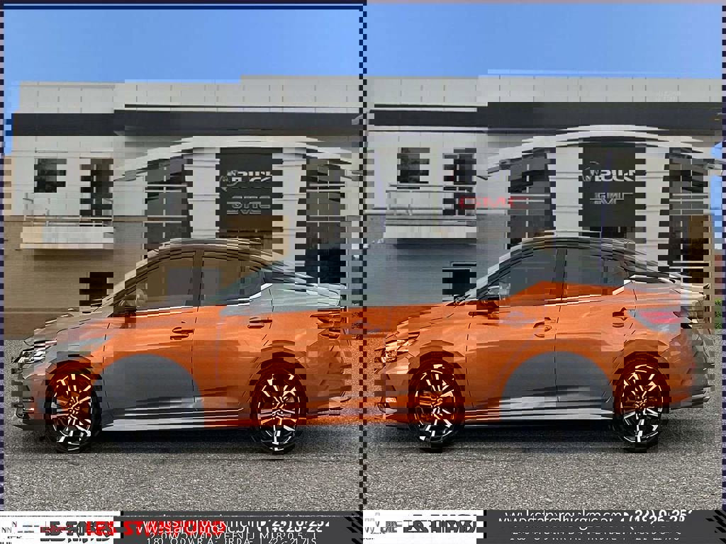 Used 2022 Nissan Sentra SR w/ SR Premium Package image 2