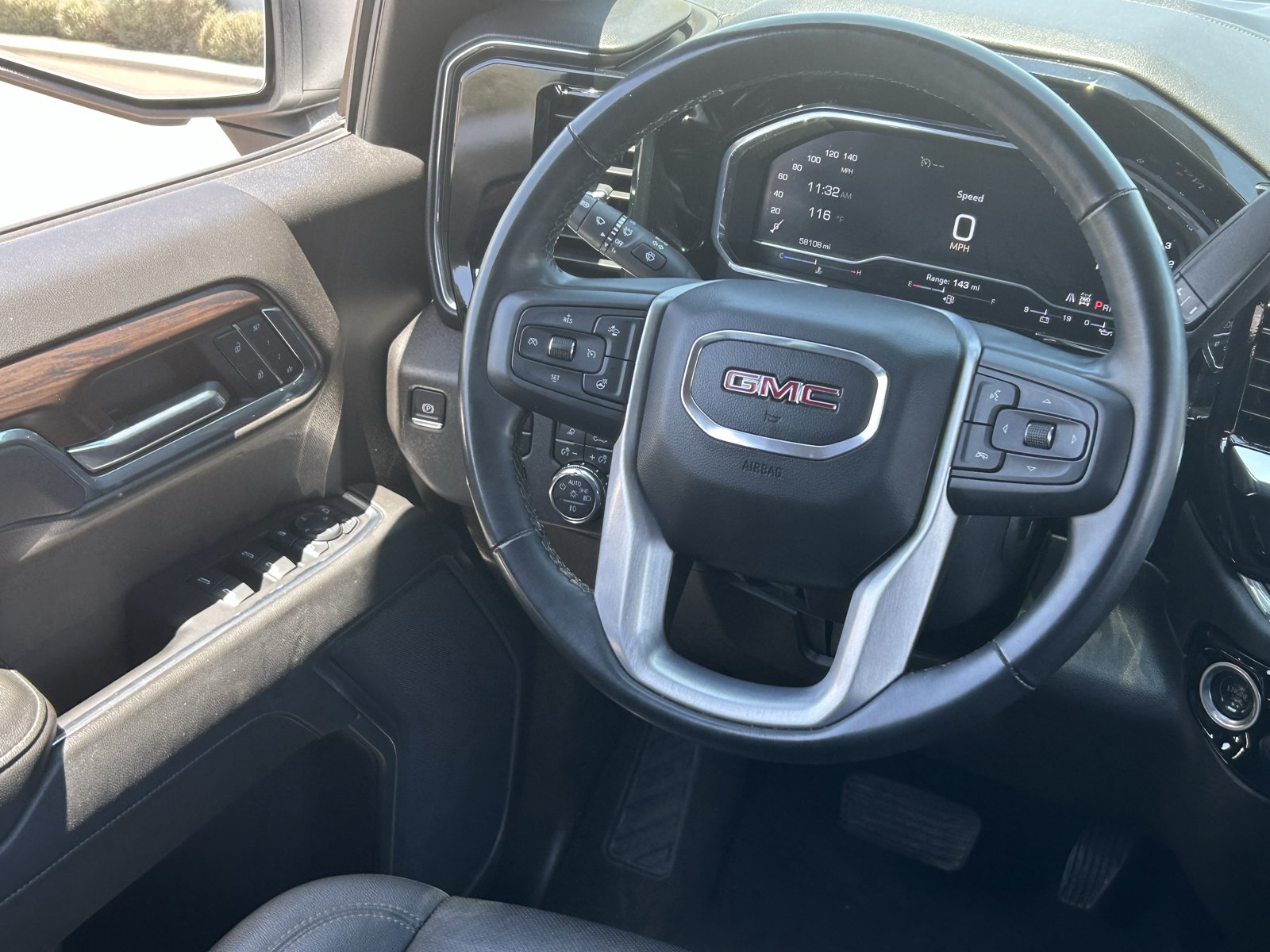 Certified 2025 GMC Sierra 1500 SLT AWD/4WD image 15
