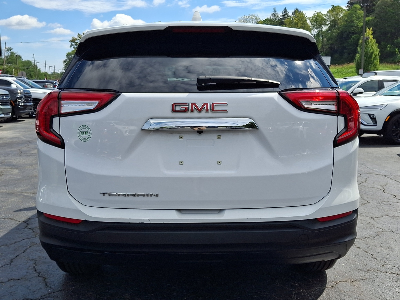 Used 2024 GMC Terrain SLE FWD image 5