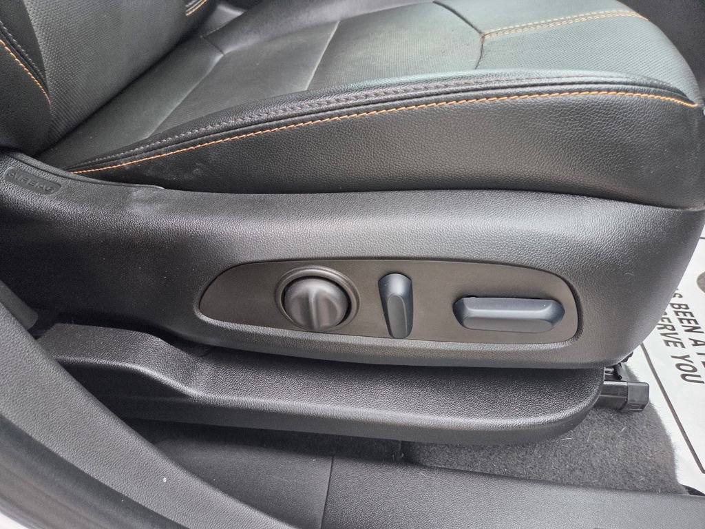 Used 2023 Chevrolet Equinox Premier AWD/4WD image 38