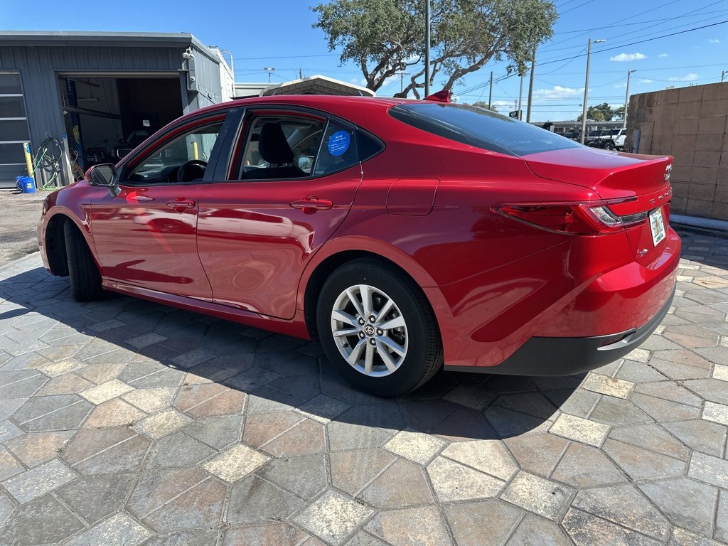 Used 2025 Toyota Camry LE image 7