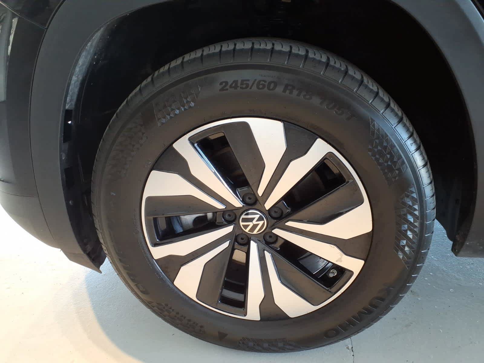 Used 2024 Volkswagen Atlas Cross Sport SE FWD image 12