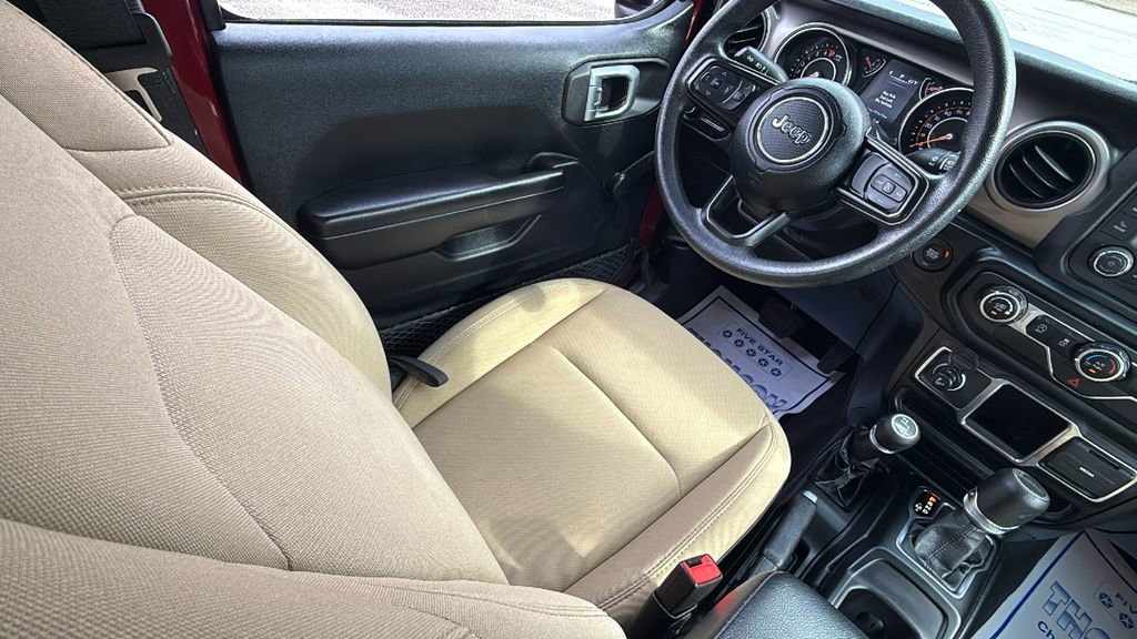 Used 2021 Jeep Gladiator Sport image 14