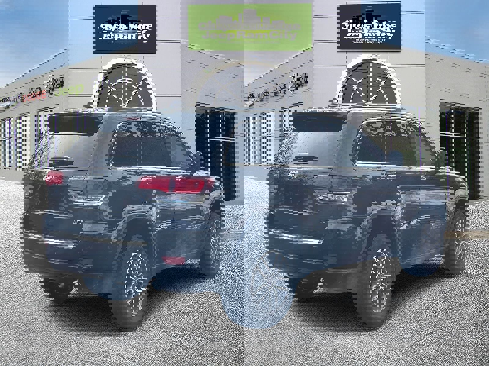 Used 2021 Jeep Grand Cherokee Limited image 6