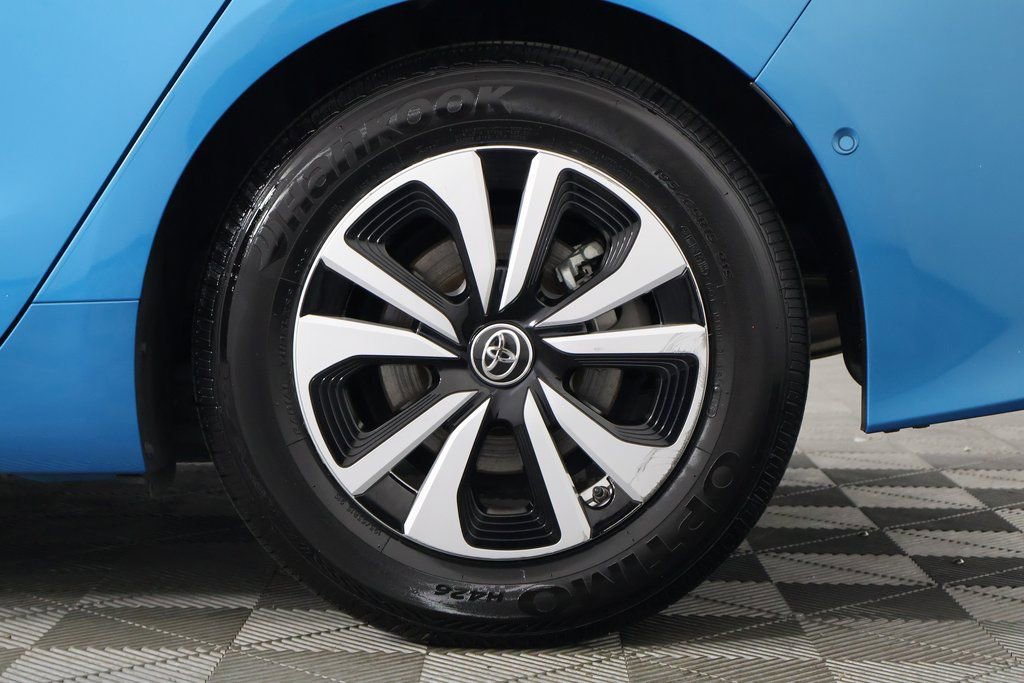 Used 2019 Toyota Prius Prime Advanced image 16