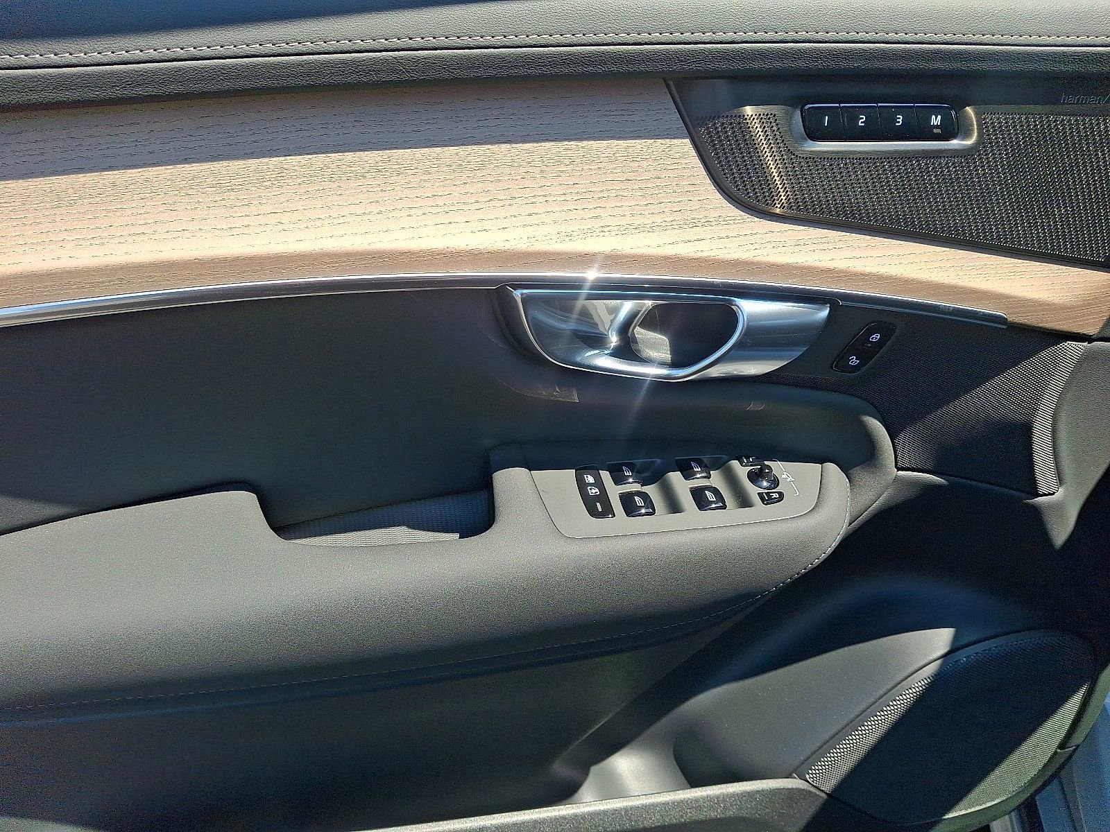 New 2026 Volvo XC90 B6 Plus w/ Protection Package Premier image 12