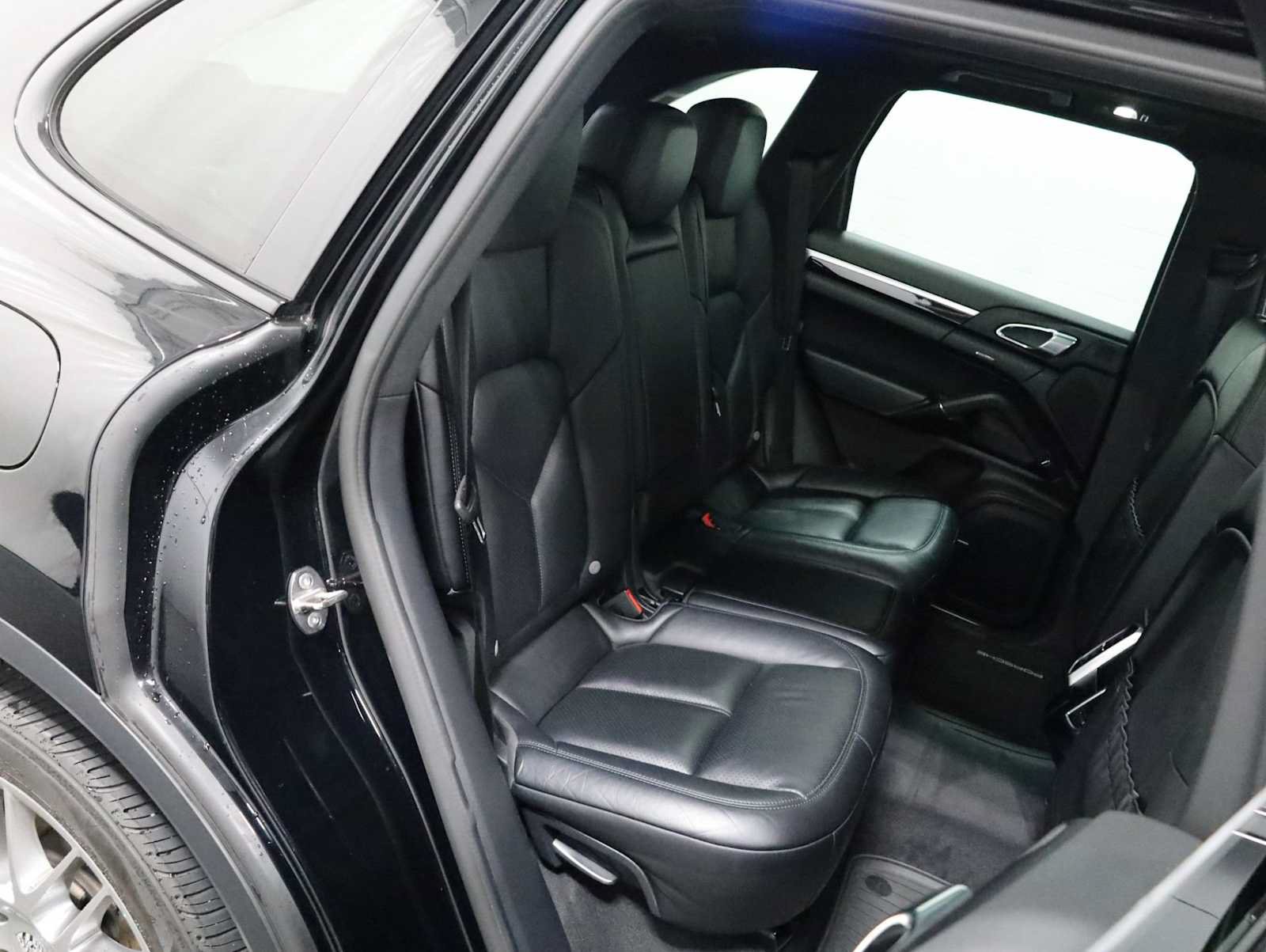 Used 2017 Porsche Cayenne S AWD/4WD image 37