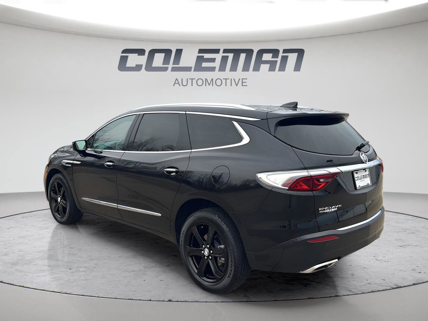 Used 2024 Buick Enclave Essence w/ Experience Buick Package image 3