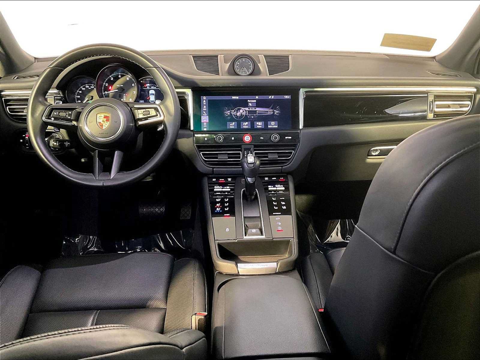 Certified 2023 Porsche Macan AWD/4WD image 14