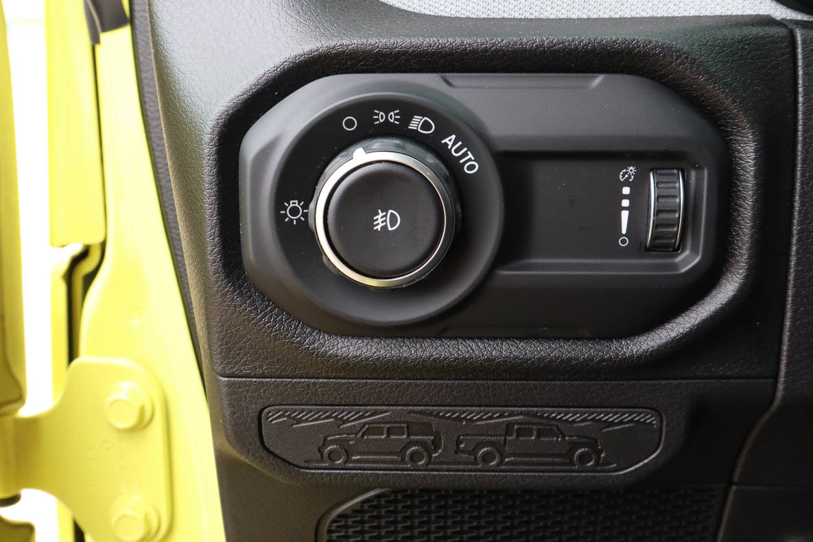 Used 2024 Jeep Wrangler Willys AWD/4WD image 19