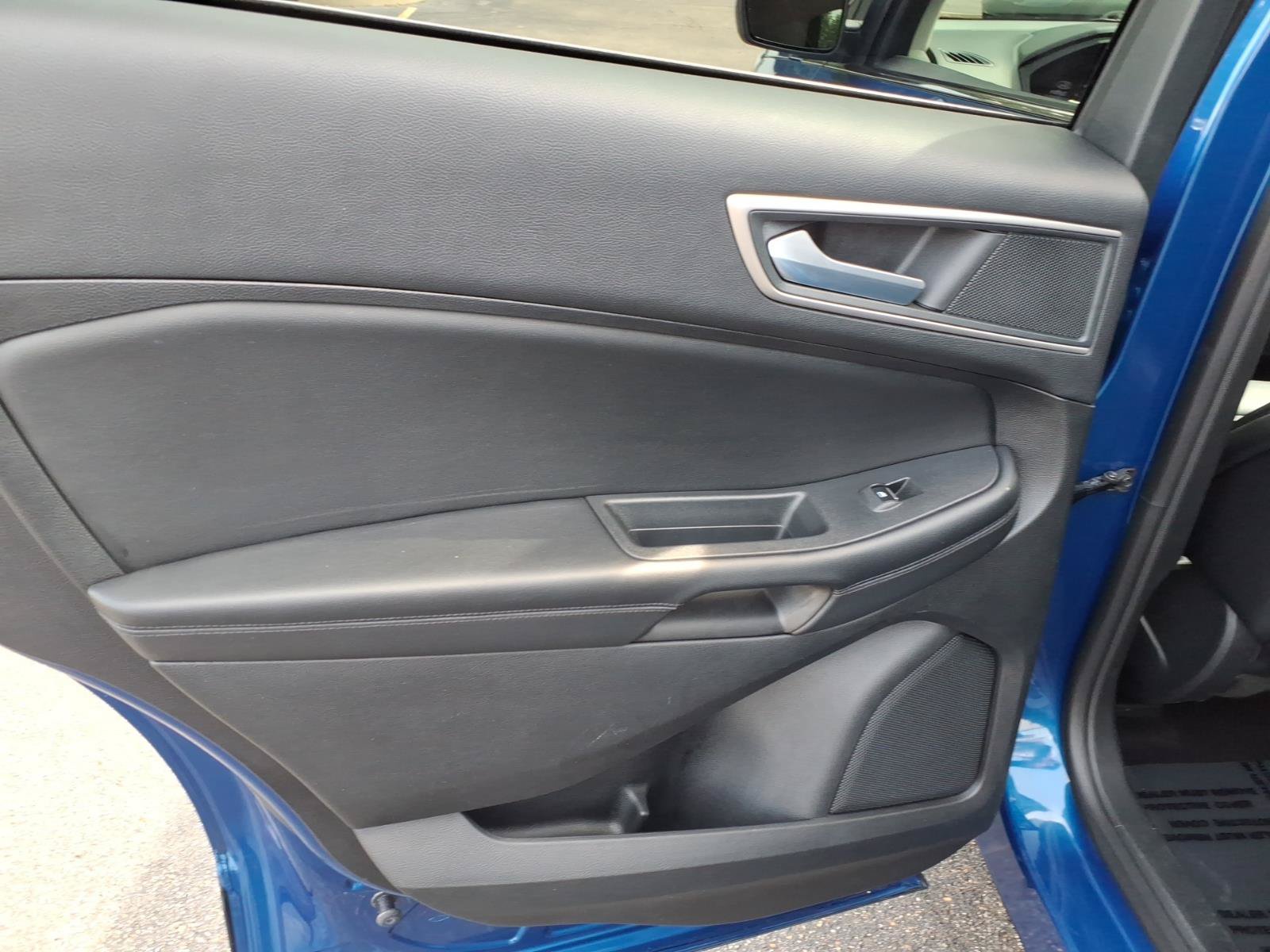 Used 2024 Ford Edge SEL AWD/4WD image 8
