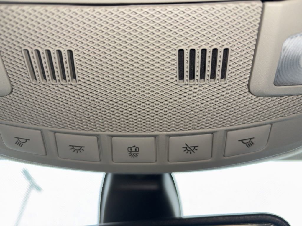 Used 2019 Ford Fusion SE image 32