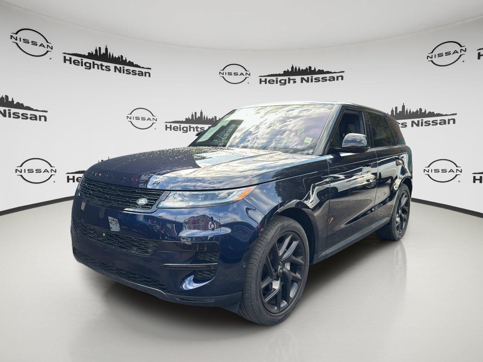 Used 2023 Land Rover Range Rover Sport SE AWD/4WD image 2