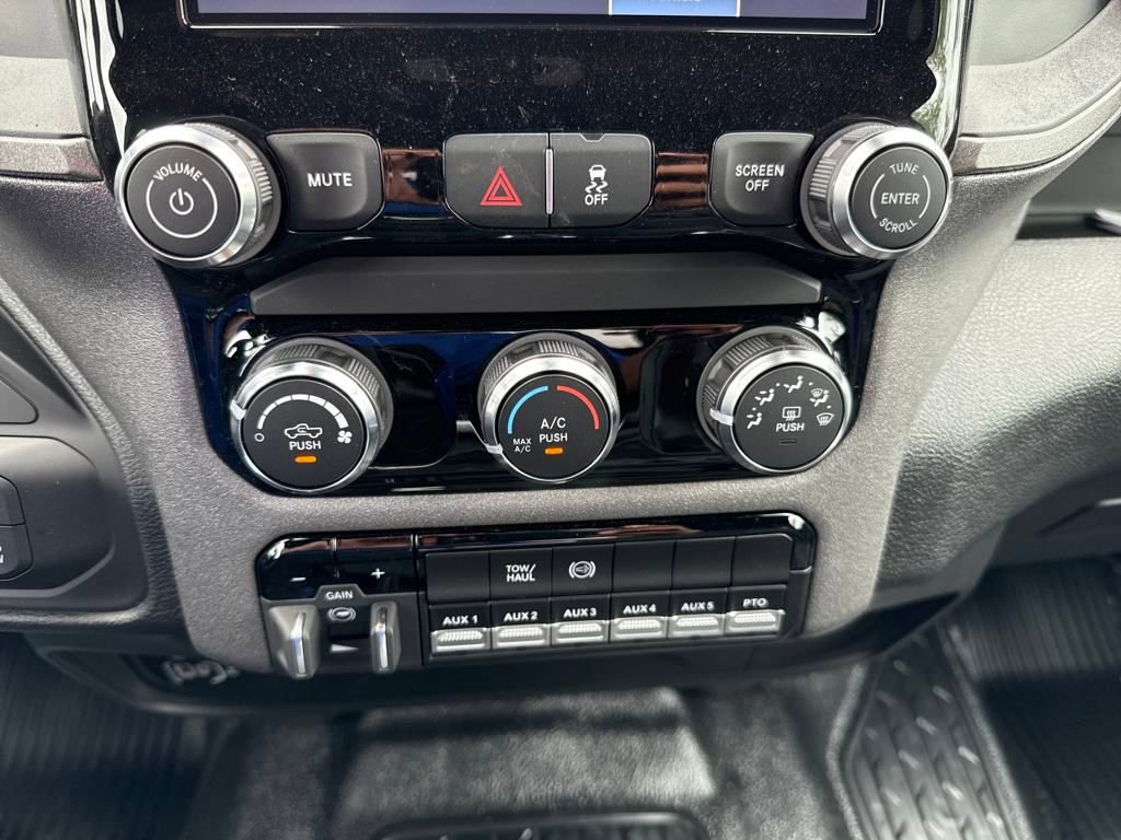 New 2025 RAM 5500 Tradesman image 34