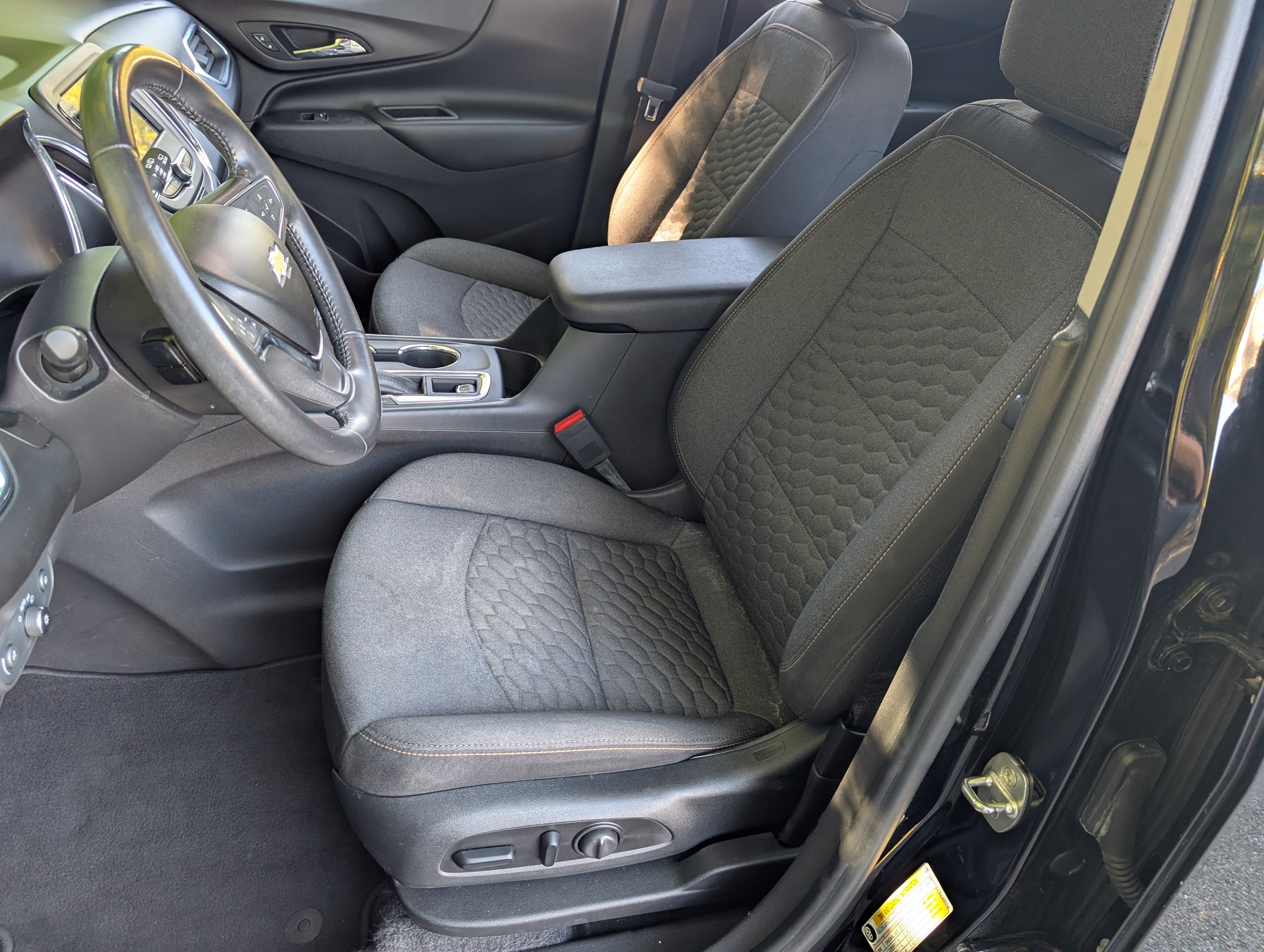 Used 2020 Chevrolet Equinox LT FWD image 16