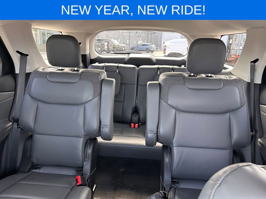 Used 2026 Ford Explorer Active w/ Active Comfort Package image 24