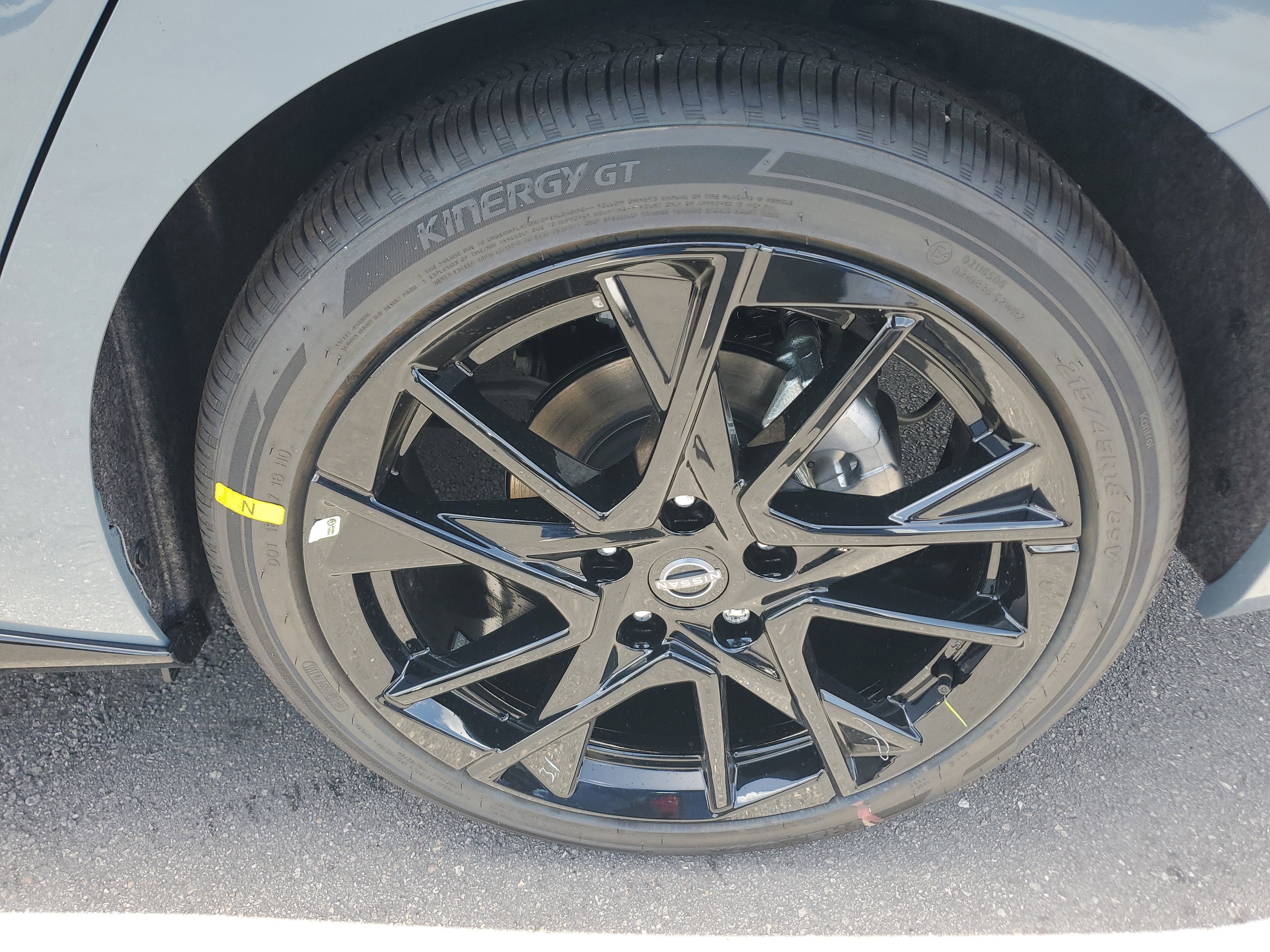 New 2025 Nissan Sentra SR w/ Midnight Edition FWD image 7