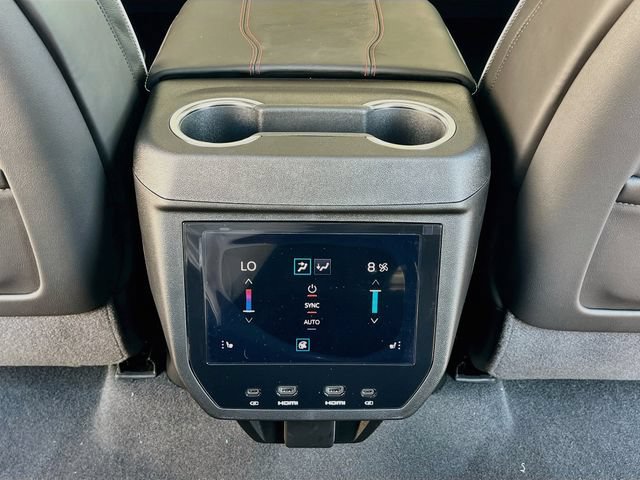 New 2026 GMC Yukon AT4 Ultimate AWD/4WD image 18