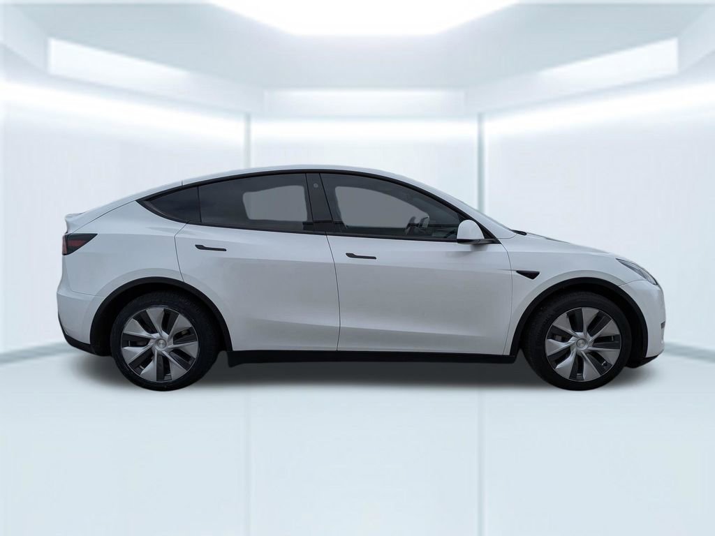 Used 2023 Tesla Model Y Long Range image 17