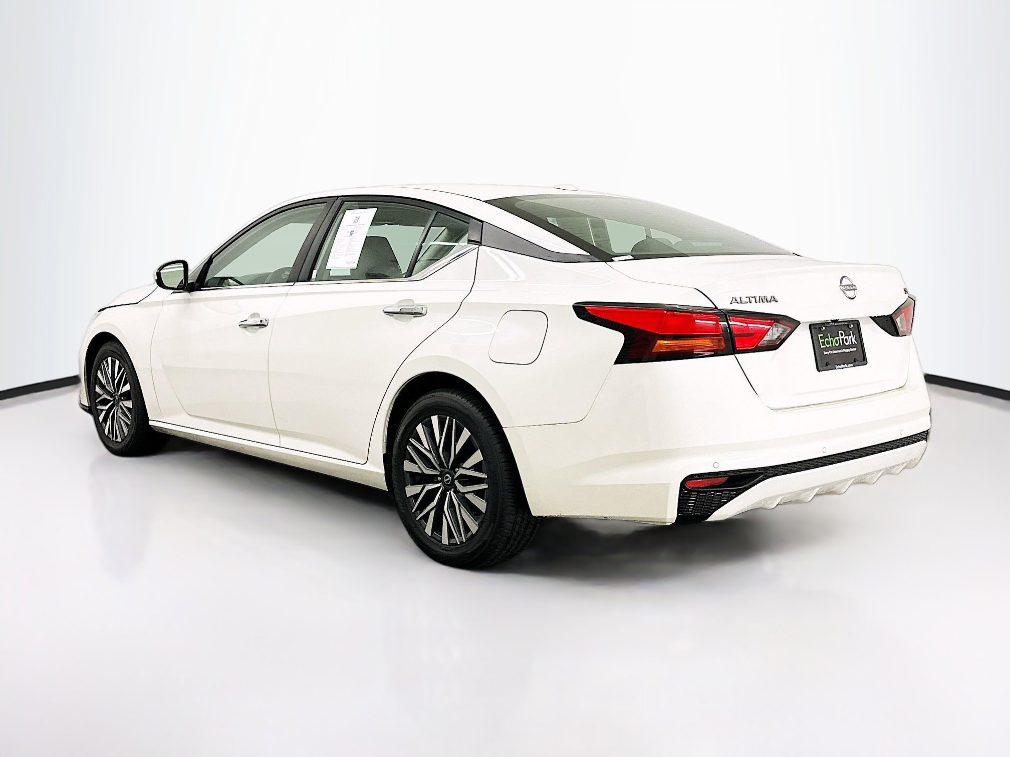 Used 2023 Nissan Altima 2.5 SV image 5