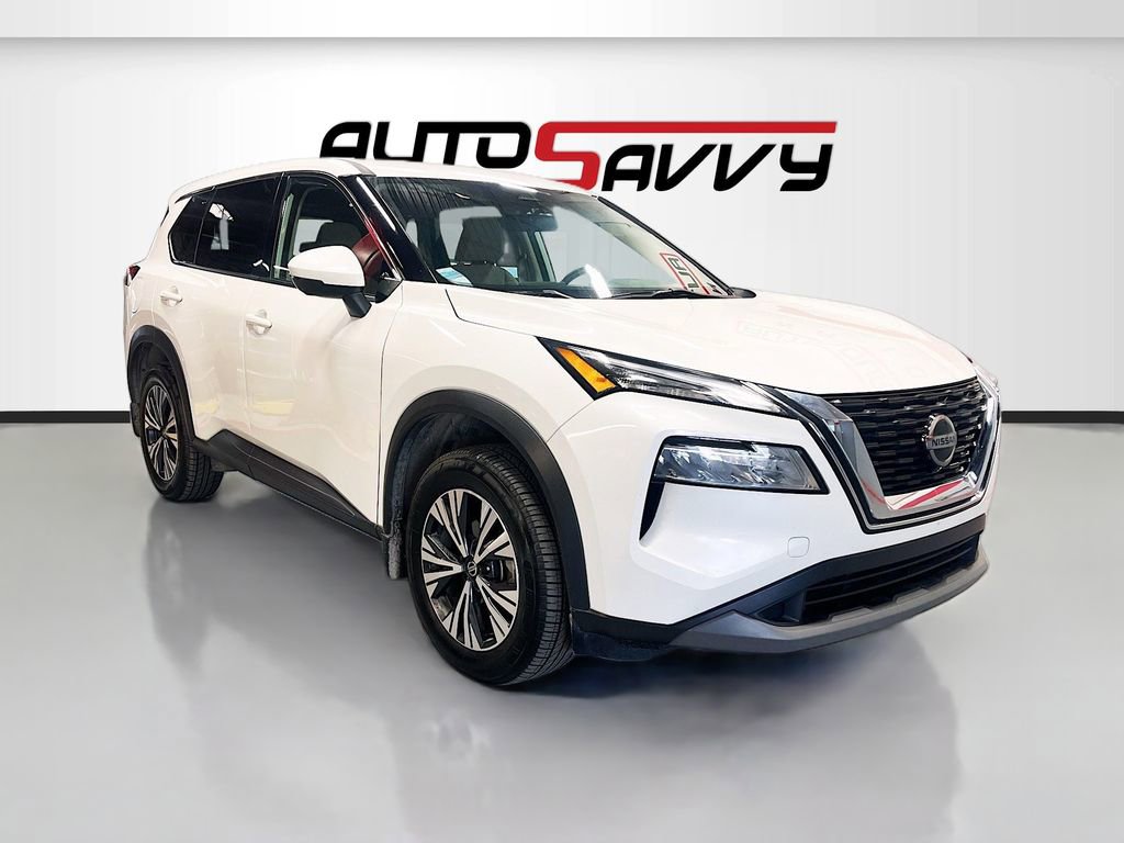 Used 2021 Nissan Rogue SV image 1