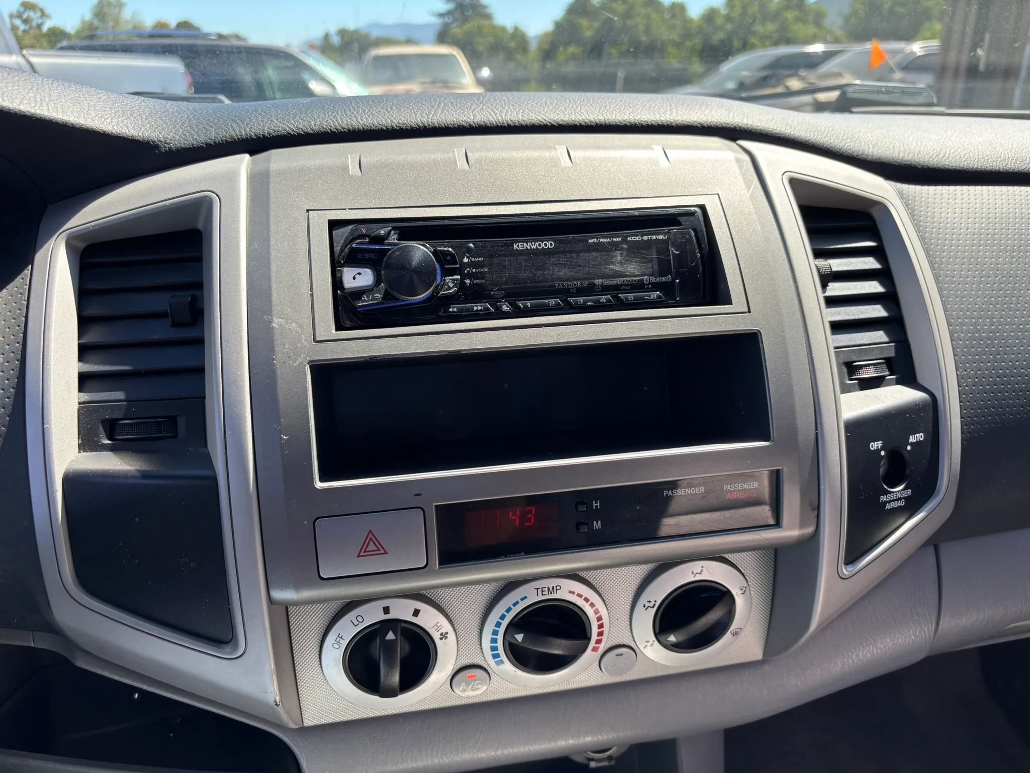 Used 2006 Toyota Tacoma PreRunner RWD image 12
