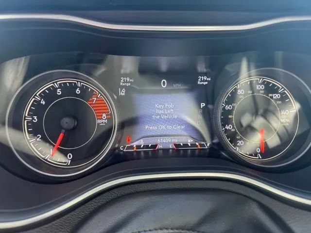 Used 2022 Jeep Cherokee Trailhawk w/ Comfort/Convenience Group AWD/4WD image 25