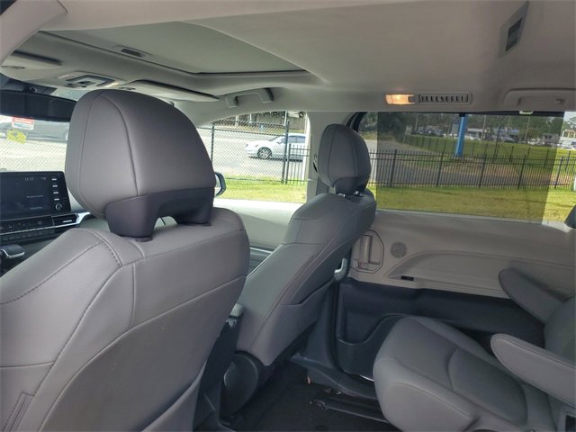Used 2024 Toyota Sienna XLE image 27