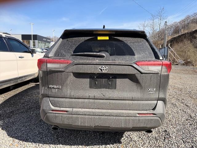 Used 2021 Toyota RAV4 XLE Premium image 17