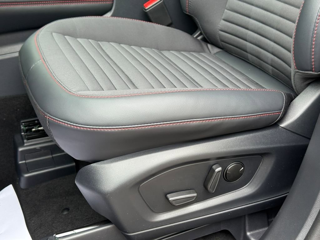 New 2026 Ford Explorer ST-Line image 27