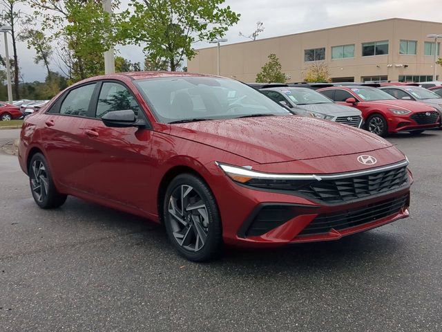 New 2025 Hyundai Elantra Sport FWD image 3