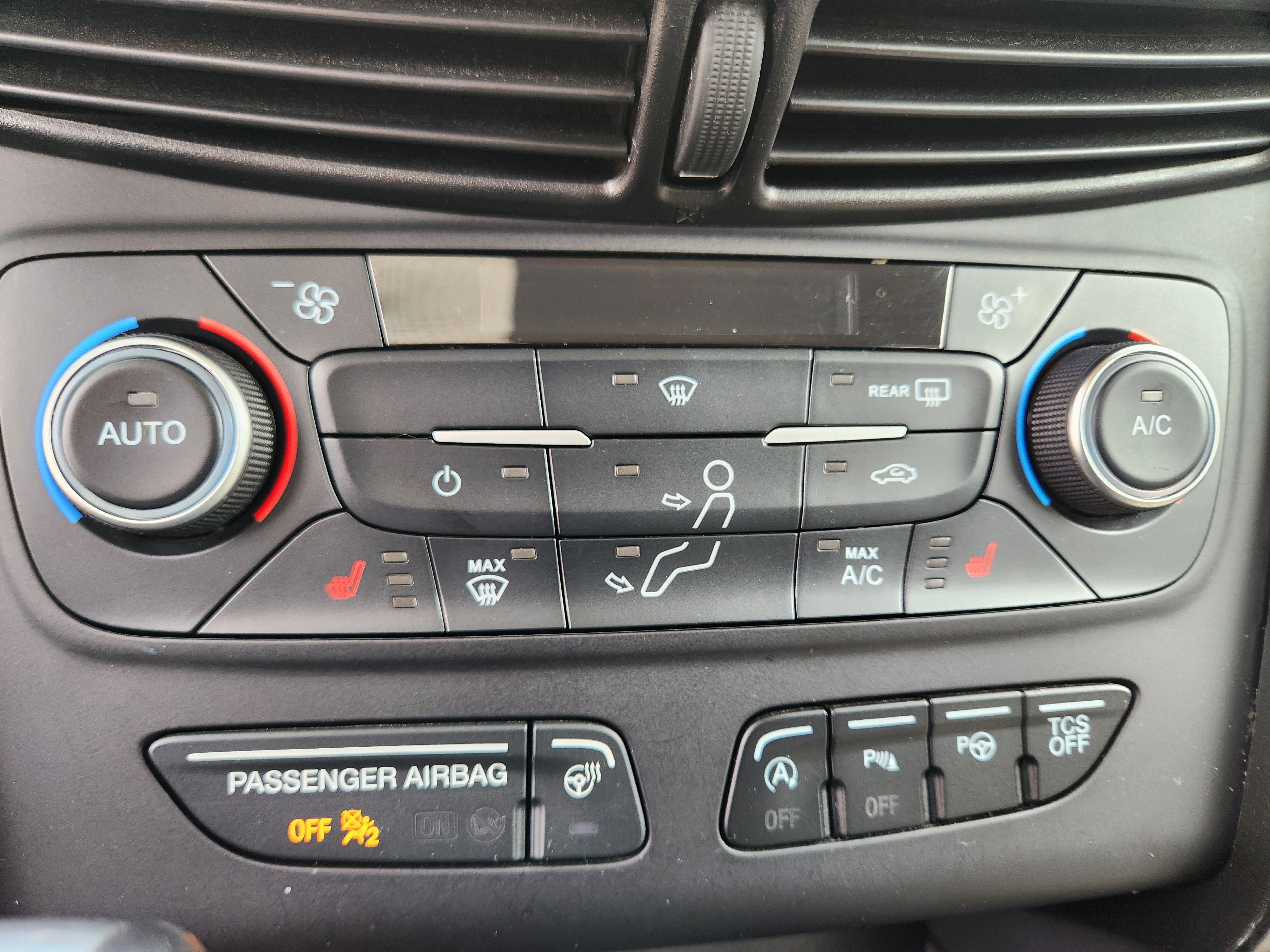 Used 2019 Ford Escape Titanium image 29