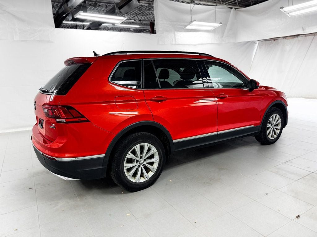 Used 2018 Volkswagen Tiguan SE w/ Panoramic Sunroof Package AWD/4WD image 3